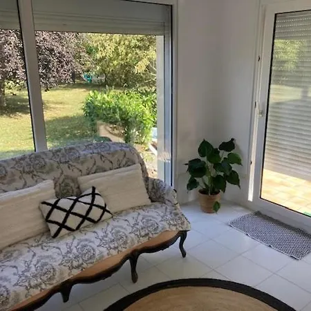 Maison Familiale Dans Rue Paisible * Gouville-sur-Mer